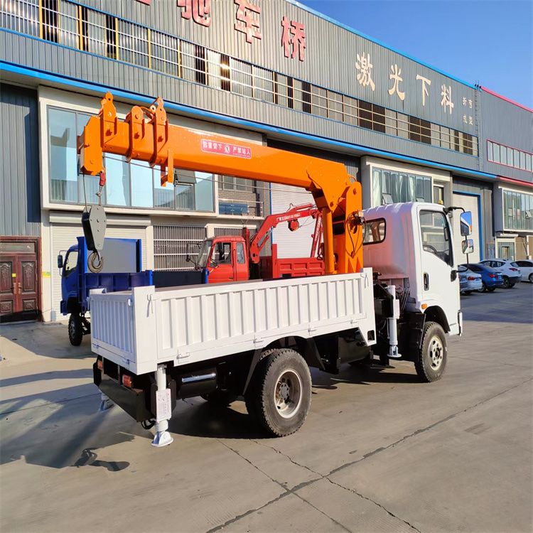 湘西土家族苗族自治州三轮随车吊定制 农用改装机自备吊中瑞长期出售
